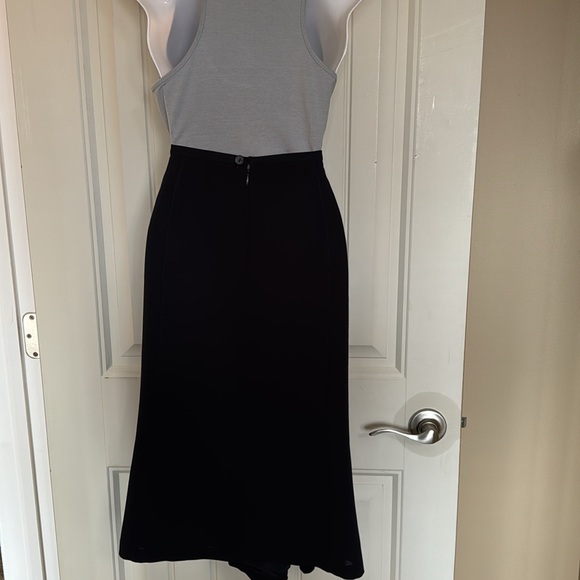 Navy 3 piece Suit. Blazer, Panta and Skirt. - Picture 13 of 14